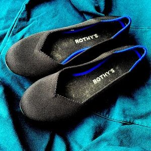 Classic Rothy’s in Black